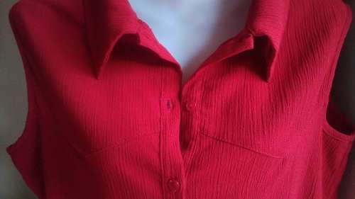 MERIEN HALL CASUALS Red Ribbed Sleeveless Shirt Size 14 Career, Office to Evening Out