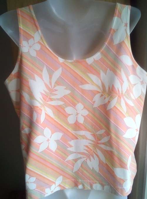 70`s Look Tank Top in Peach, Size Large