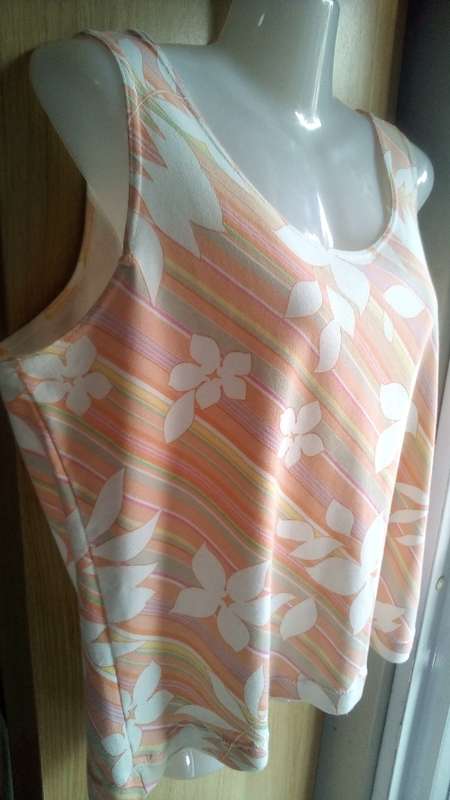 70`s Look Tank Top in Peach, Size Large