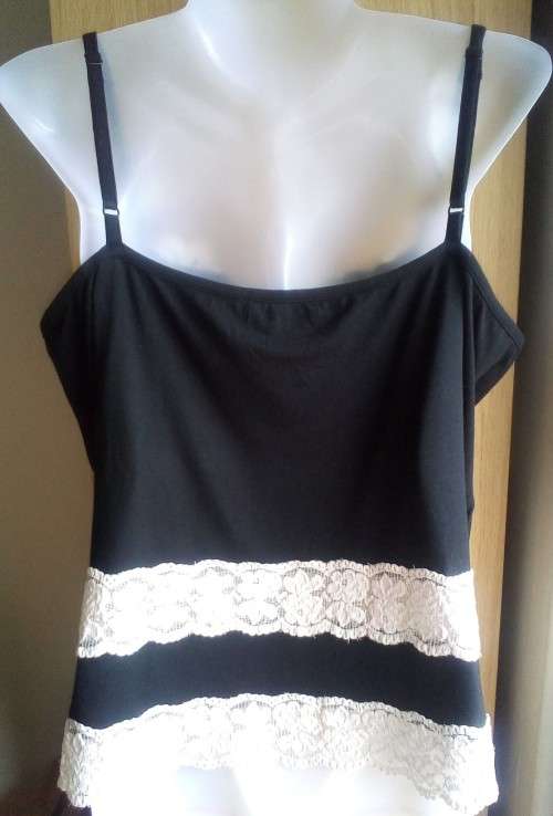 Queenspark, Camisole Top Flowers and Lace, Black and White Size Large