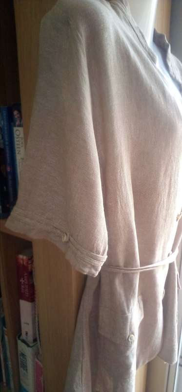 Lovely Beige Linen Mix Short Sleeve Jacket by Rene Taylor at Miladys size 40