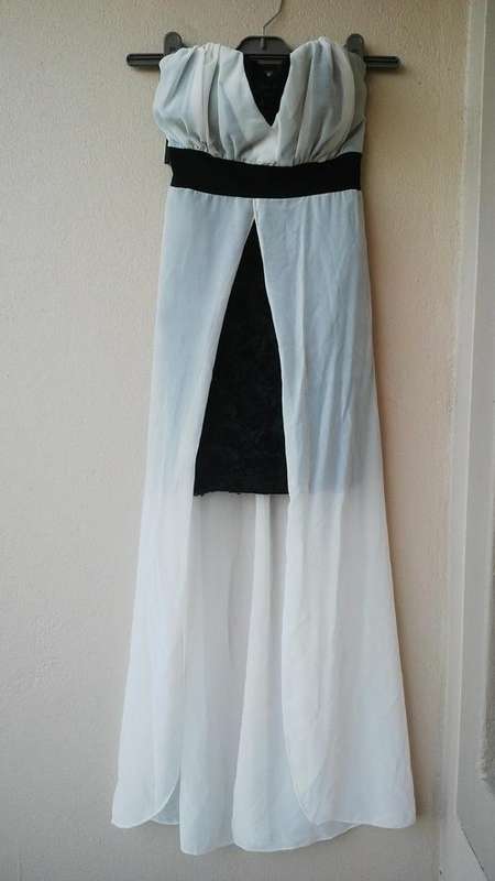 Gorgeous Black and White Strapless full length dress - Size small