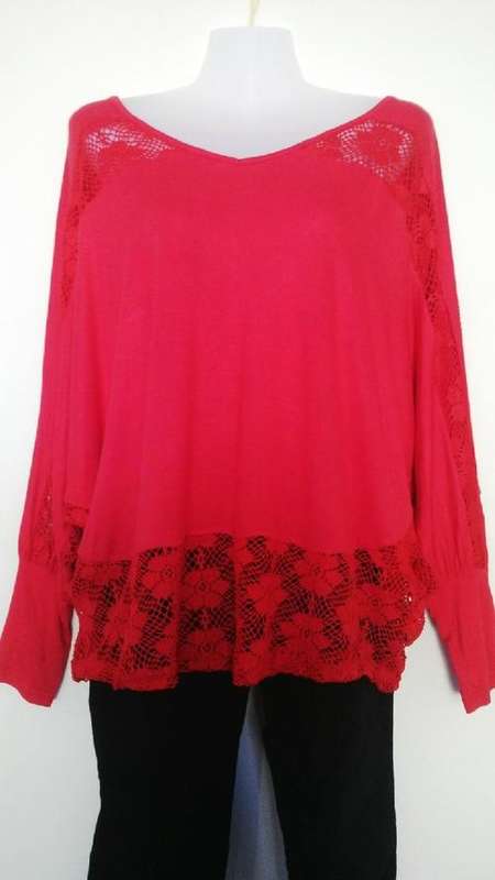 Red Batwinged Top with Gorgeous Crochet Size Large