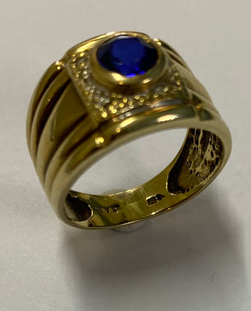 9ct Gold Ring  _  6g