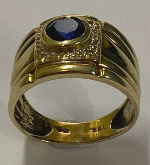 9ct Gold Ring  _  6g