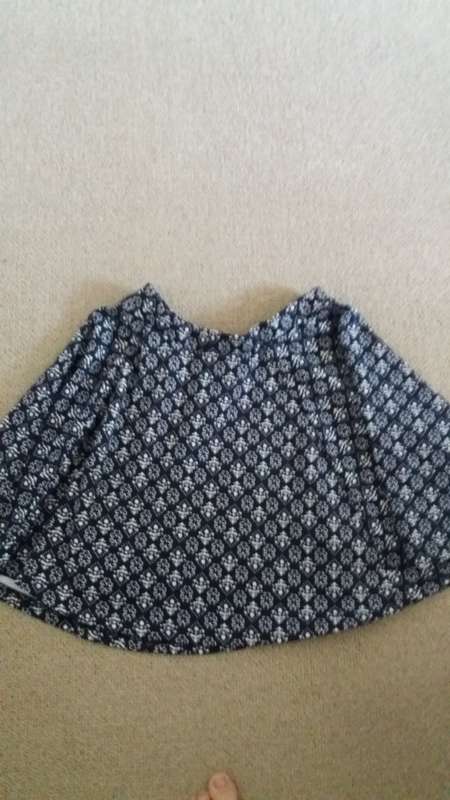 Ladies cotton on size small navy and white skirt