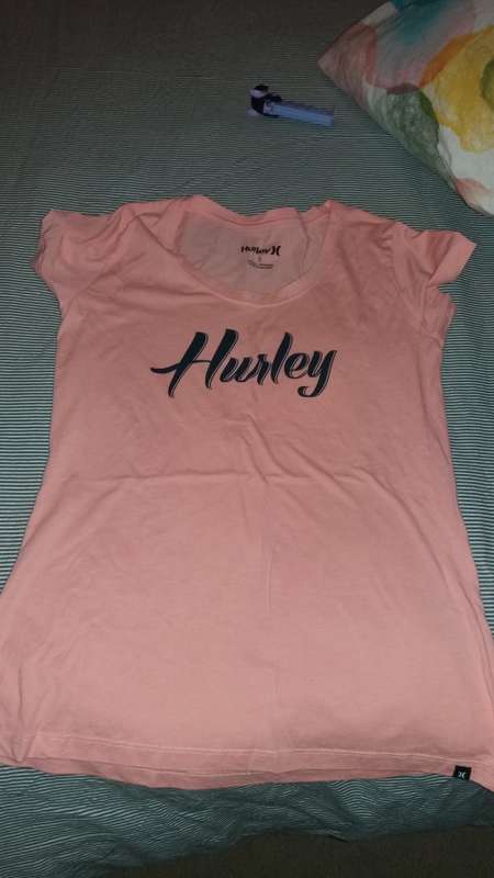 Coral Hurley t-shirt size small with navy print  like new