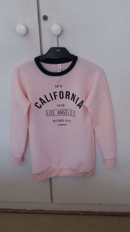 very pretty pink long sleeve casual top size small closet clearance