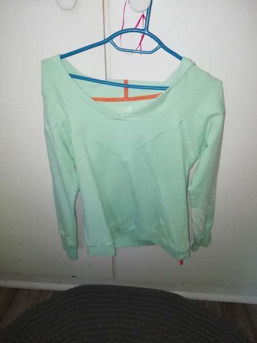 Ladies Adidas hoodie size Medium in good condition lovely mint green color