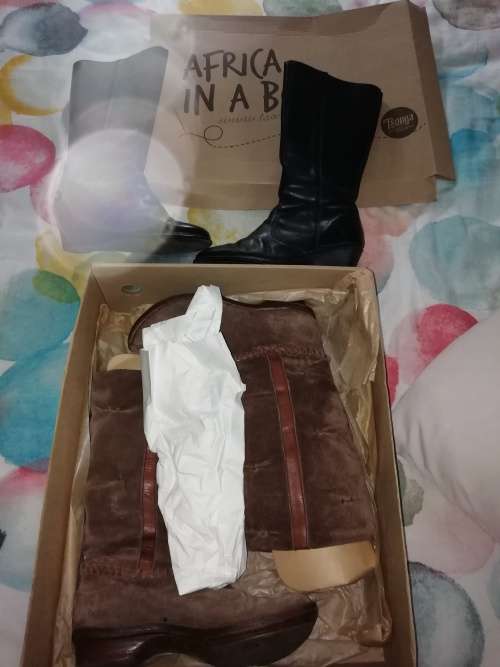 2 x pairs of ladies Tsonga leather boots size 37 (SA 4)