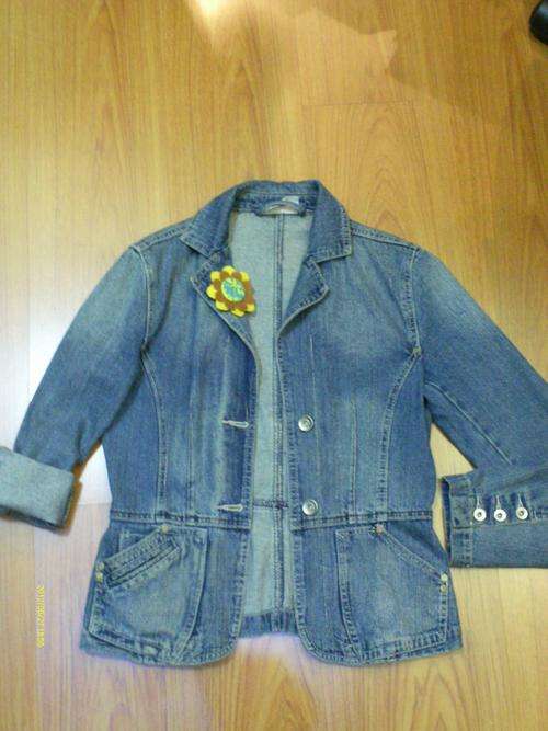 Ladies Vintage Denim Jacket plus brooch size small