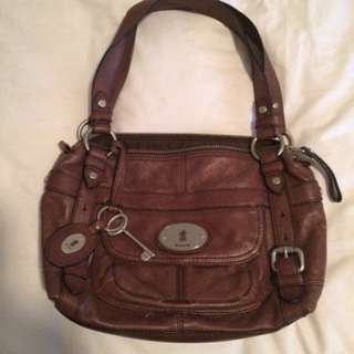 Almost New ladies Fossil medium size genuine leather handbag