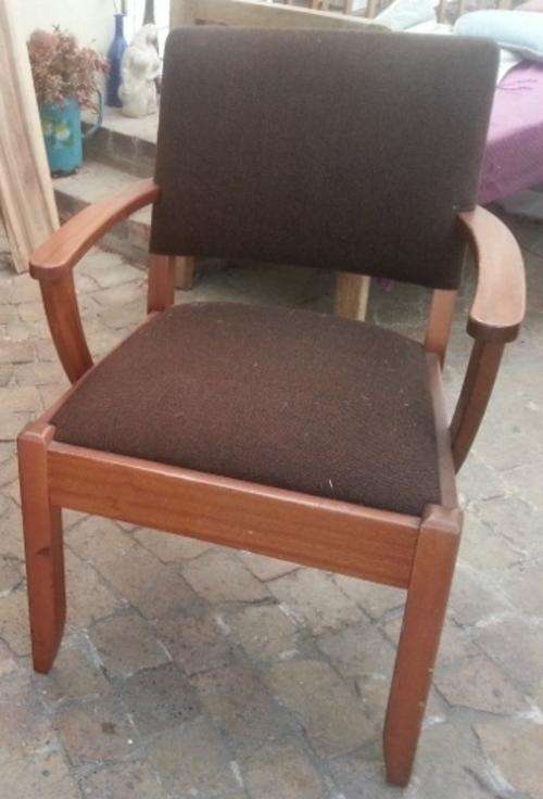 Vintage visitors chair - Please read shipping instructions