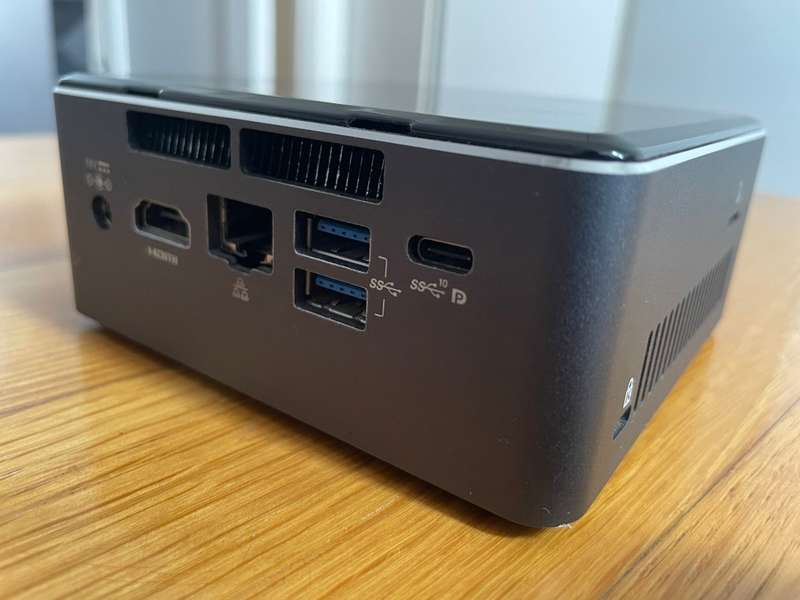 INTEL NUC i3 processor 7th generation