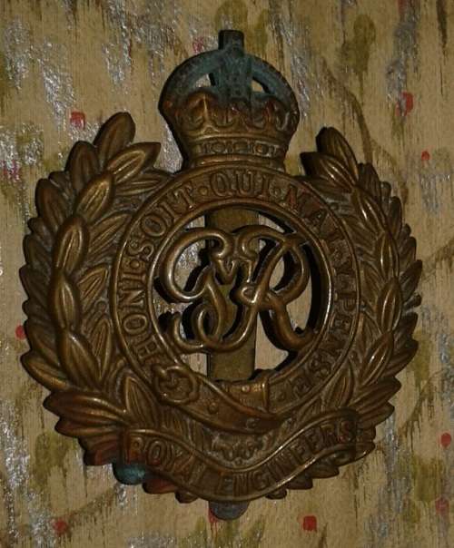 WW2 Royal Engineers Cap Badge