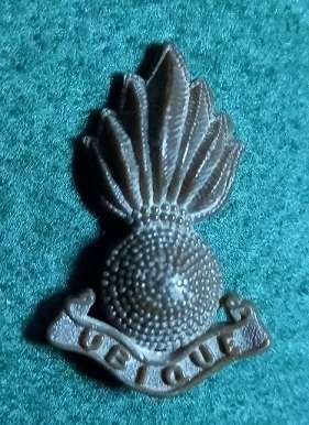 WW2 Royal Artillery Plastic Economy Collar badge