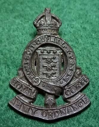 WW2 Royal Army Ordnance Corps Plastic Economy Cap Badge - only one lug