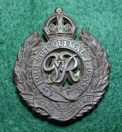 WW2 Royal Engineers Plastic Economy Cap Badge