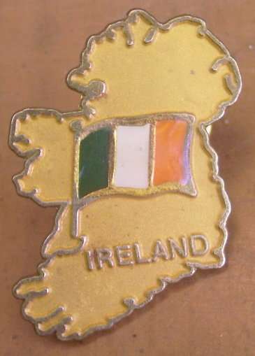 Ireland - Rugby Lapel Badge - 30 x 22mm