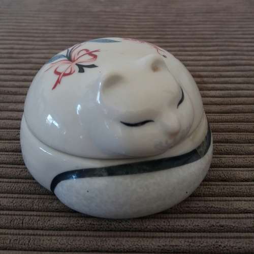 CAT CANDLE HOLDER