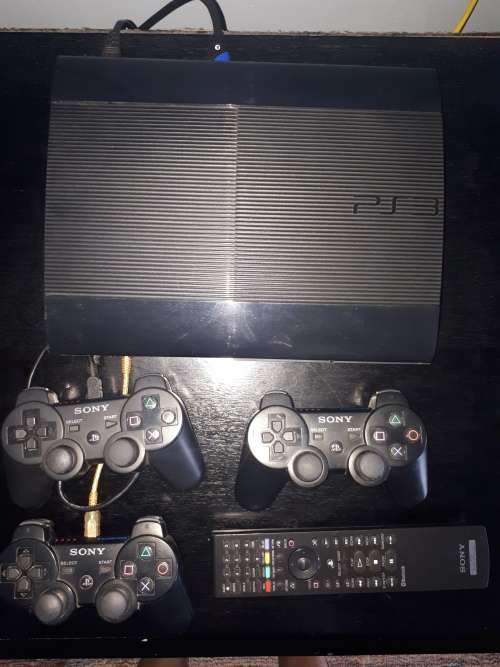 Ps3 500gb super slim with 11 games and 3 controllers