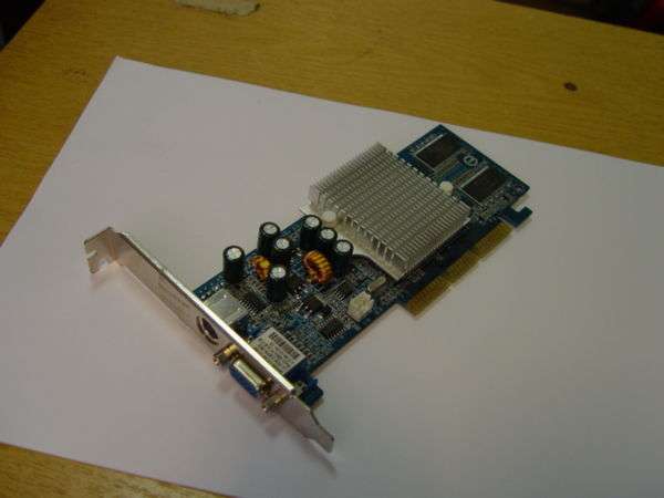 Nvidia GeForce FX5200 D128M AGP 8x