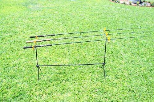 Gilfox 3 rod stand,2 fish alarms & 2 reels,etc.
