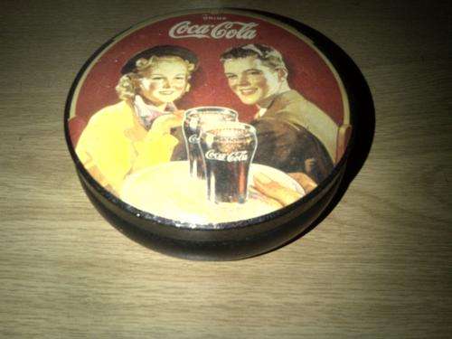 COCA COLA ROUND TIN 12 DIAMETER