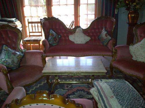 Victorian coutch and 2 chairs