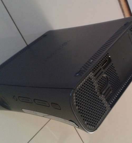 Microsoft XBox 360 console+2 controllers+HDMI cable+keypad [no HDD]