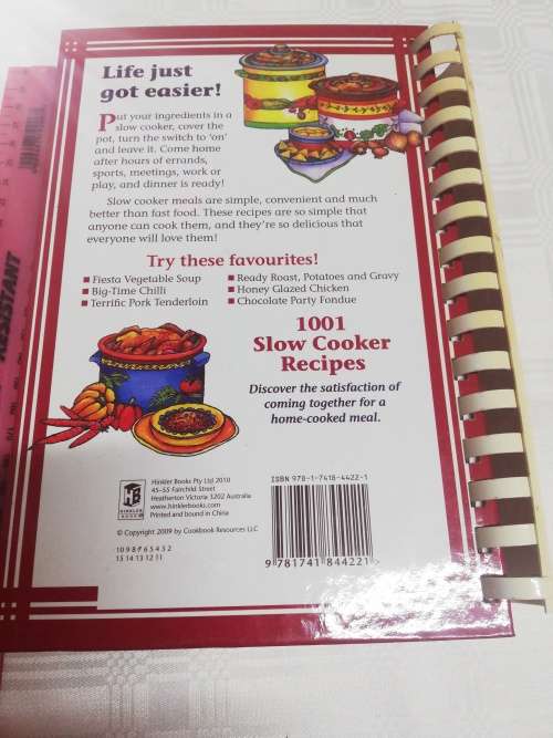 1001 Slow Cooker Recipes - Hinkler 416 pages