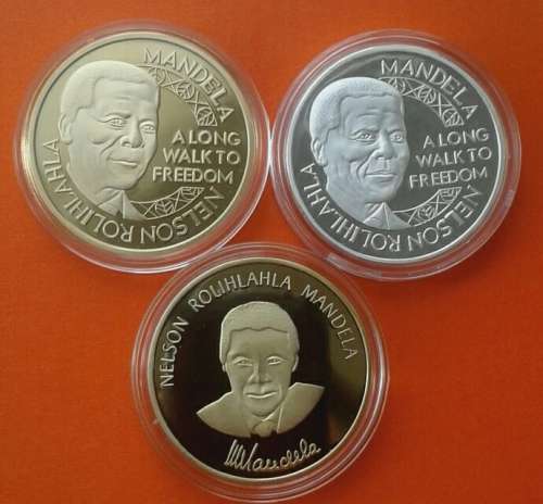 Nice lot of x3 Mandela medals (silver & gold plated) in protective capsules @ R1 start