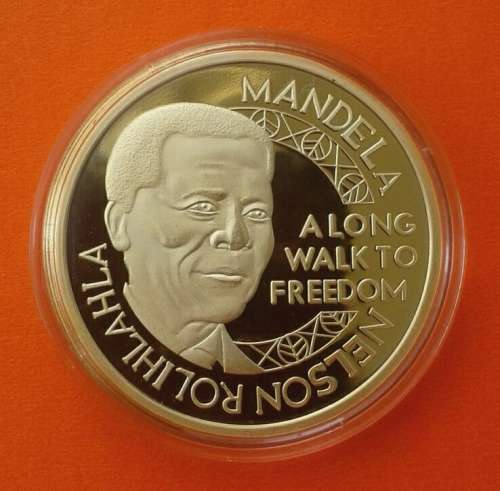 Nice lot of x3 Mandela medals (silver & gold plated) in protective capsules @ R1 start