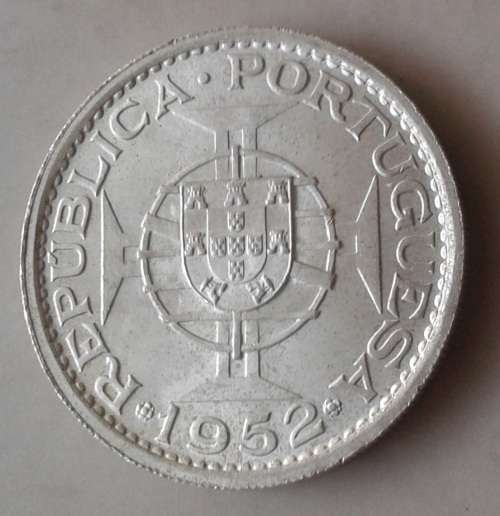 Uncirculated 1952 Macau silver 5 Patacas