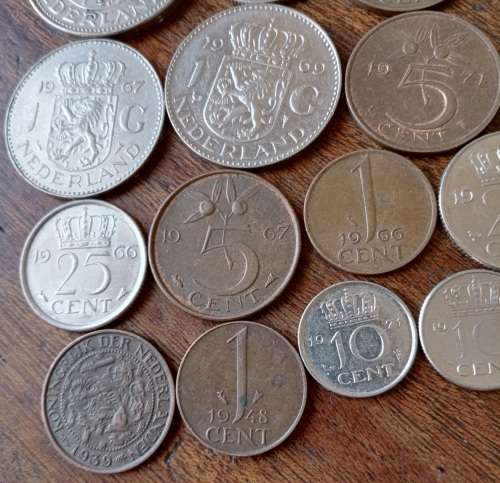 Mixed lot of x16 Netherlands coins
