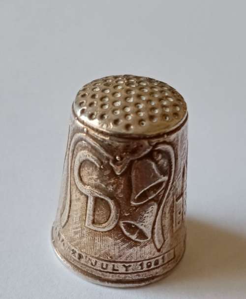 1981 Birmingham hallmark Charles/Diana royal wedding silver thimble set