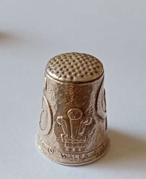 1981 Birmingham hallmark Charles/Diana royal wedding silver thimble set