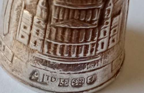1981 Birmingham hallmark Charles/Diana royal wedding silver thimble set