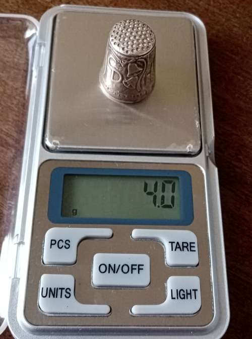 1981 Birmingham hallmark Charles/Diana royal wedding silver thimble set