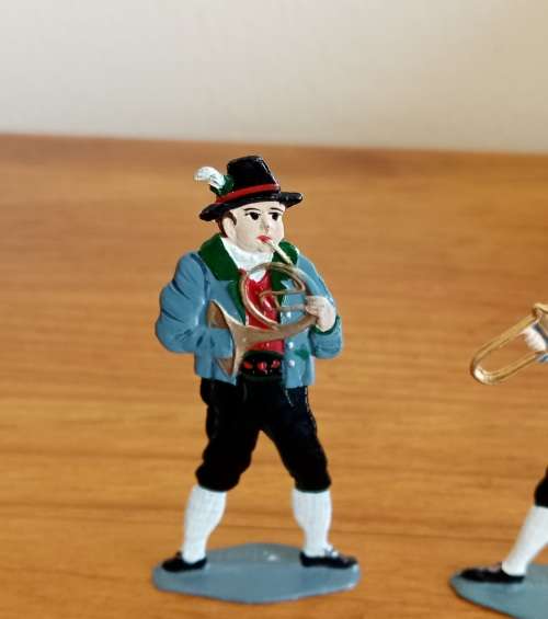 Wilhelm Schweizer set of 2 pewter band figures
