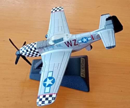 WW2 P51 Mustang diecast collectible plane set