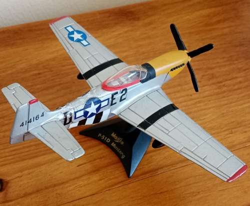 WW2 P51 Mustang diecast collectible plane set