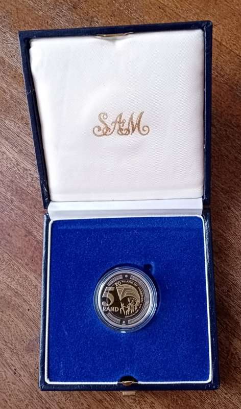 Rare 2014 Democracy proof R5 in case (mintage only 613)