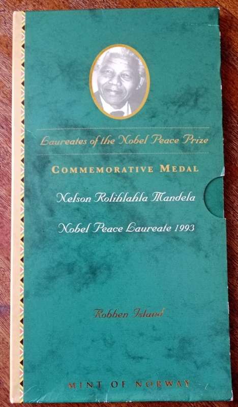 2009 Mandela Nobel Laureate proof 1oz silver medal in booklet