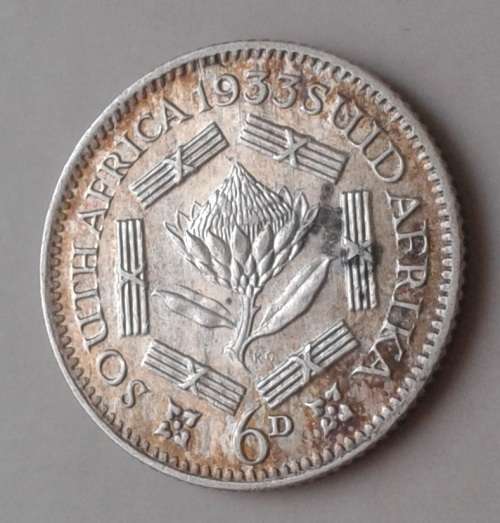 Top grade 1933 union silver sixpence in AU