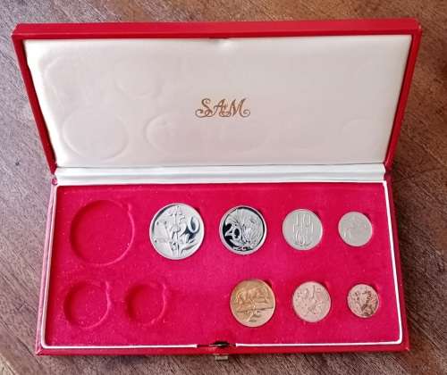 Partial 1980 proof set in case (50c-1/2c)