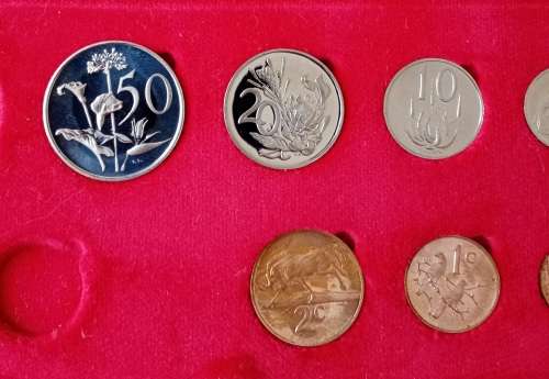Partial 1980 proof set in case (50c-1/2c)