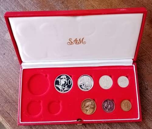 Partial 1982 proof set in case (50c-1/2c)
