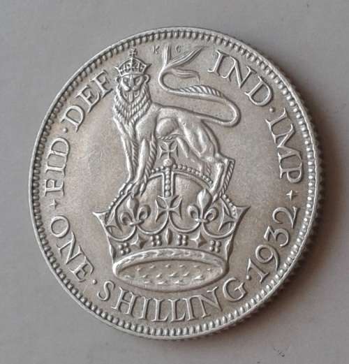 Nice 1932 British silver shilling in XF