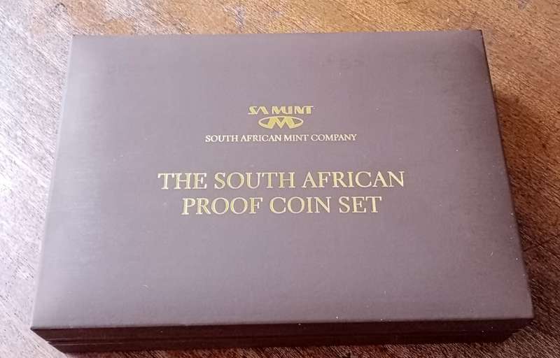Nice 2012 Republic short proof set incl.commemorative 5c medal